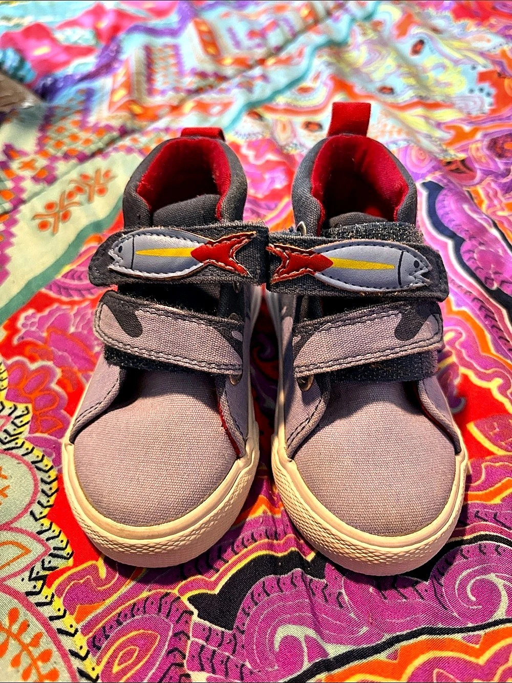 Kids Shark Sneakers Gray & Red